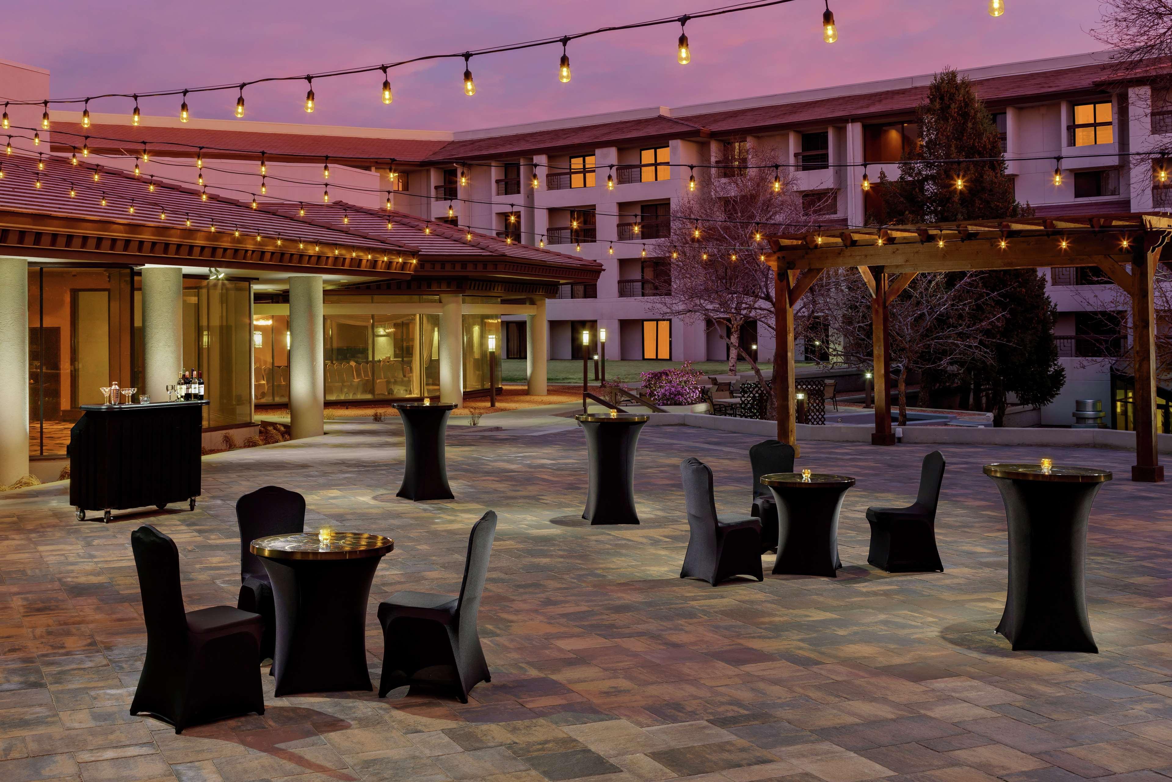 Doubletree By Hilton Colorado Springs Hotel Exterior photo